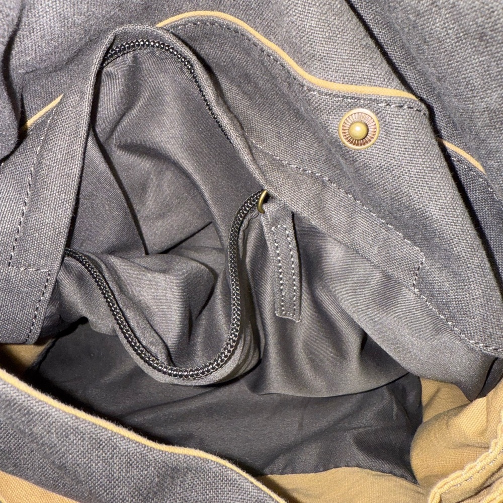Gray Crossbody Utility Bag - Picture 6 of 9
